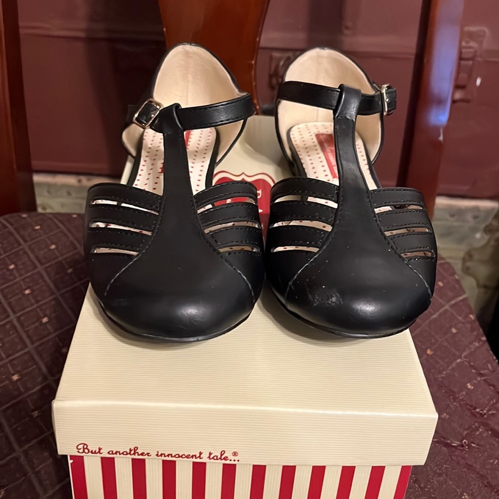 B.A.I.T Edie style shoes